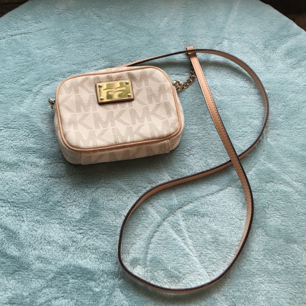 Micheal kors crossbody